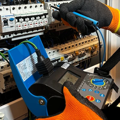 Pomiary elektryczne Raszyn – badanie rozdzielnicy i instalacji elektrycznej